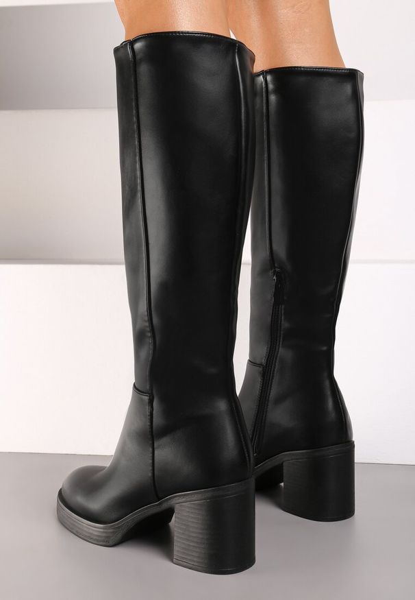 Renee - Czarne Kozaki na Słupku z Lekkim Ociepleniem Cetilda. Okazja: na co dzień. Kolor: czarny. Materiał: jeans, wełna. Sezon: zima. Obcas: na słupku. Styl: elegancki, casual. Wysokość obcasa: średni