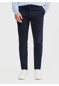 Pako Lorente - PAKO LORENTE – Granatowe gładkie spodnie męskie. Kolor: niebieski. Materiał: elastan, bawełna. Wzór: gładki. Styl: klasyczny #1