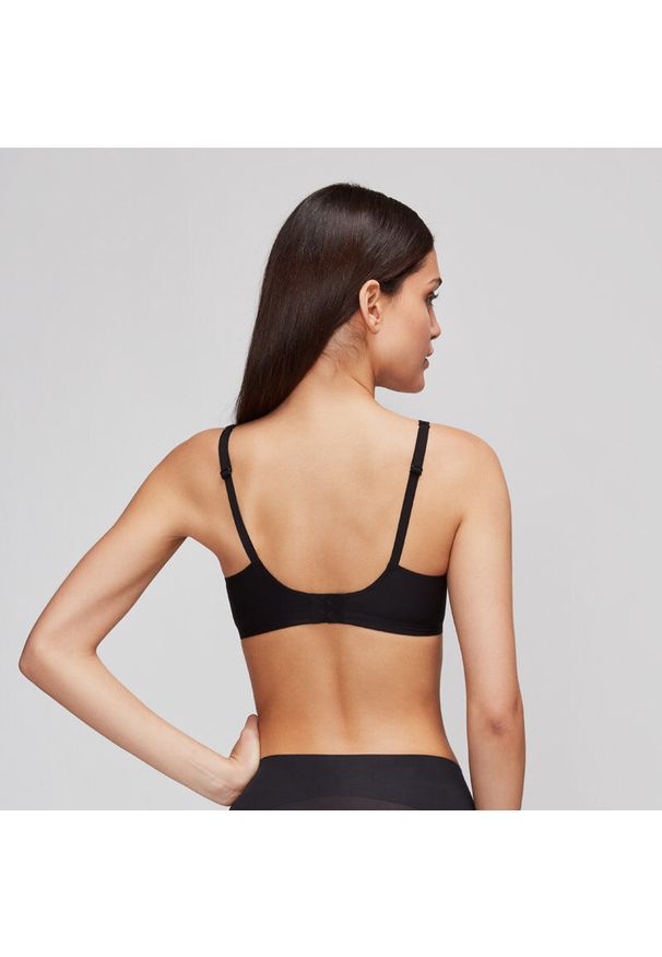 Intica - Biustonosz z głębokim dekoltem do codziennych stylizacji Jacquelin. Kolor: różowy. Materiał: materiał