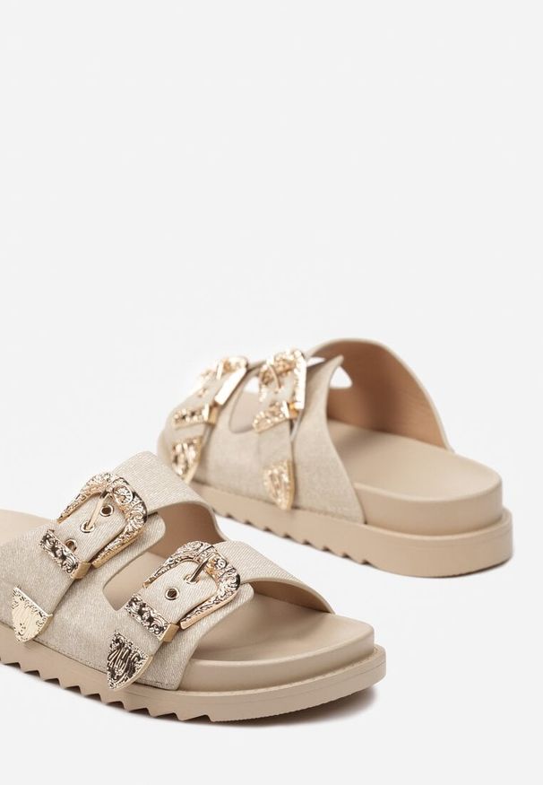 Born2be - Beżowe Płaskie Klapki z Regulowanymi Ozdobnymi Sprzączkami Lamicia. Kolor: beżowy. Materiał: jeans, len. Wzór: aplikacja. Styl: klasyczny