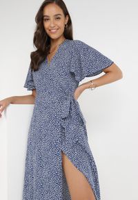 Born2be - Granatowa Sukienka Theminophe. Okazja: na co dzień. Kolor: niebieski. Materiał: tkanina, wiskoza, materiał. Wzór: kropki. Typ sukienki: rozkloszowane, kopertowe, proste. Styl: casual. Długość: maxi #5