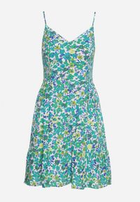 Born2be - Zielona Wiskozowa Sukienka na Regulowanych Ramiączkach z Marszczoną Górą i Guzikami Dimanta. Kolor: zielony. Materiał: wiskoza. Długość rękawa: na ramiączkach. Sezon: lato. Styl: elegancki #4