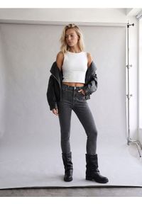 Sinsay - Jeansy skinny high waist z domieszką wiskozy - szary. Stan: podwyższony. Kolor: szary