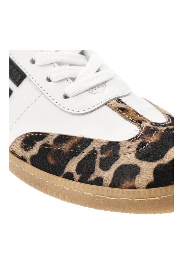 CheBello - Białe Sneakersy Chebello Modne Obuwie Damskie Panterka. Zapięcie: sznurówki. Kolor: biały. Materiał: skóra, guma. Szerokość cholewki: normalna. Wzór: motyw zwierzęcy. Styl: elegancki, klasyczny