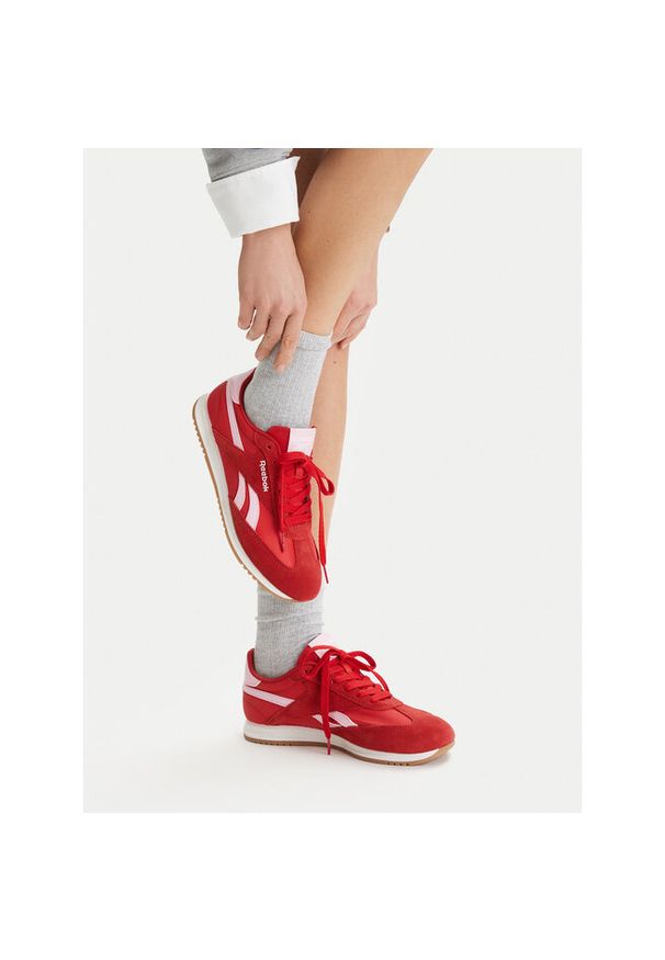 Sneakersy Reebok. Kolor: czerwony