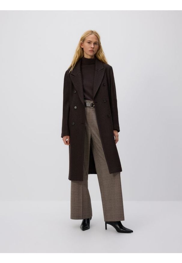 Reserved - Luźne spodnie w kant z paskiem - wielobarwny. Materiał: wiskoza, tkanina