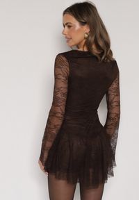 Born2be - Brązowa Koronkowa Sukienka Wieczorowa z Wiązaniem przy Dekolcie Ferolena. Okazja: na imprezę. Kolor: brązowy. Materiał: koronka. Styl: wizytowy #2