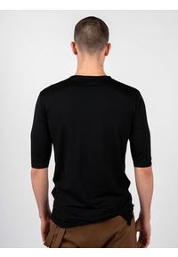 La Haine Inside Us T-shirt "Amethyst" | P2308 3M | Amethyst | Mężczyzna | Czarny. Okazja: na co dzień. Kolor: czarny. Materiał: acetat, elastan, wiskoza. Styl: casual #2