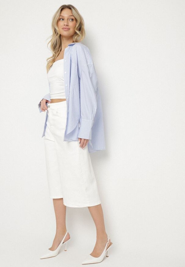 Born2be - Białe Szorty Jeansowe Typu Bermudy z Wysokim Stanem Sonathra. Okazja: na co dzień. Stan: podwyższony. Kolor: biały. Materiał: jeans. Styl: klasyczny, elegancki, casual