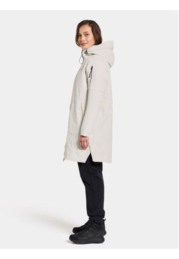 Didriksons Parka Ella Wns Parka 2 504835 Beżowy Regular Fit. Kolor: beżowy. Materiał: syntetyk