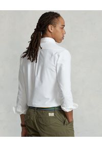 Ralph Lauren - RALPH LAUREN - Biała koszula z misiem Oxford Custom Slim Fit. Typ kołnierza: polo. Kolor: biały. Materiał: bawełna. Wzór: aplikacja. Styl: klasyczny