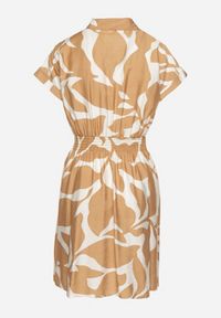 Born2be - Beżowa Taliowana Sukienka z Wiskozą z Geometrycznym Wzorem Galadira. Okazja: na spacer, na imprezę, na co dzień. Kolor: beżowy. Materiał: wiskoza. Wzór: geometria. Styl: casual, klasyczny #6