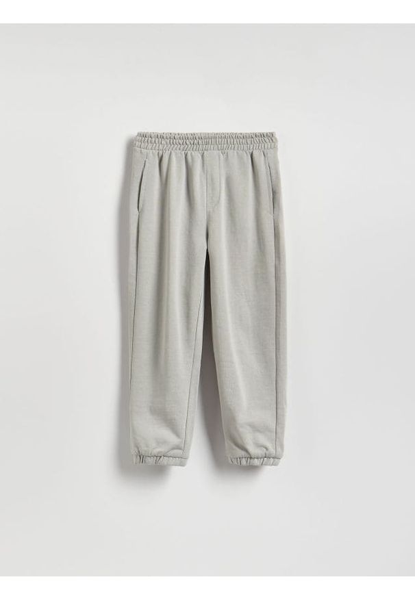 Reserved - Bawełniane spodnie jogger - jasnoszary. Kolor: szary. Materiał: bawełna
