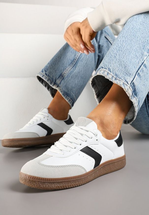 Born2be - Białe Sneakersy w Stylu Tenisówek z Perforacją Aranaria. Okazja: na co dzień, na spacer. Kolor: biały. Materiał: jeans, kauczuk. Sport: turystyka piesza
