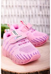 Casu - różowe buty sportowe na rzep casu 204/37m. Zapięcie: rzepy. Kolor: różowy