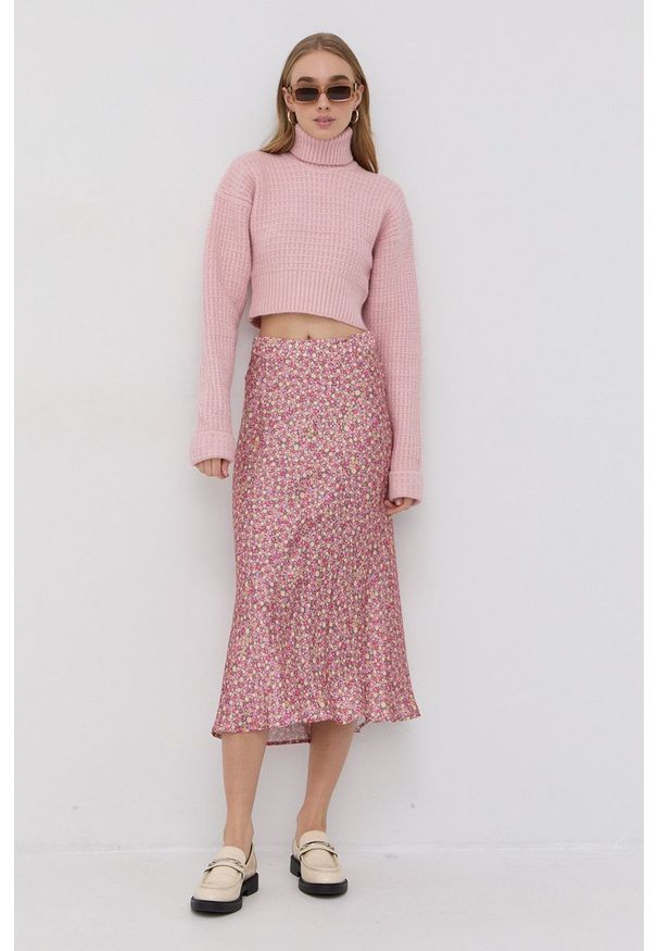 For Love & Lemons Sweter damski kolor różowy z półgolfem. Typ kołnierza: golf. Kolor: różowy. Materiał: dzianina, poliester. Długość rękawa: długi rękaw. Długość: długie