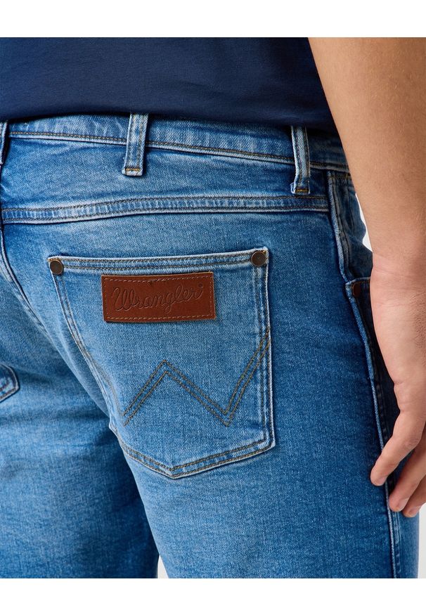 Wrangler - MESKIE SPODENKI WRANGLER COLTON SHORTS PRAIRIE ROSE 112362488