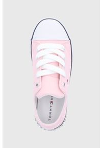 TOMMY HILFIGER - Tommy Hilfiger Tenisówki dziecięce kolor różowy. Nosek buta: okrągły. Zapięcie: sznurówki. Kolor: różowy. Materiał: materiał, włókno, guma #5
