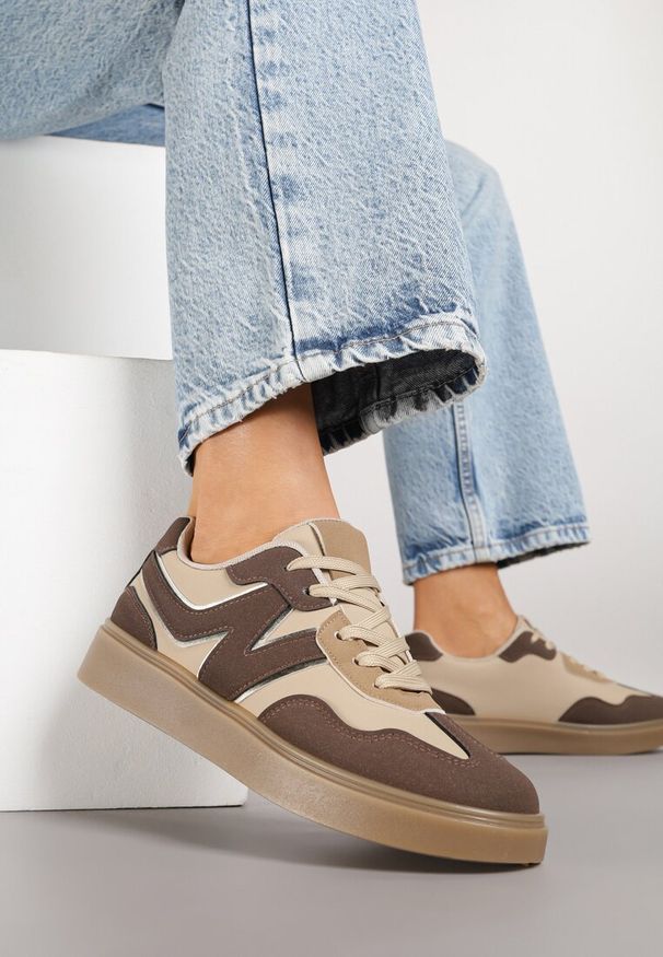 Born2be - Brązowe Sneakersy z Geometrycznym Wzorem Nariale. Okazja: na co dzień. Kolor: brązowy. Materiał: jeans. Wzór: geometria