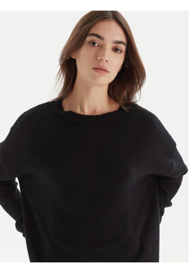 Patrizia Pepe Sweter 2K0326 K293 Czarny Regular Fit. Kolor: czarny. Materiał: syntetyk