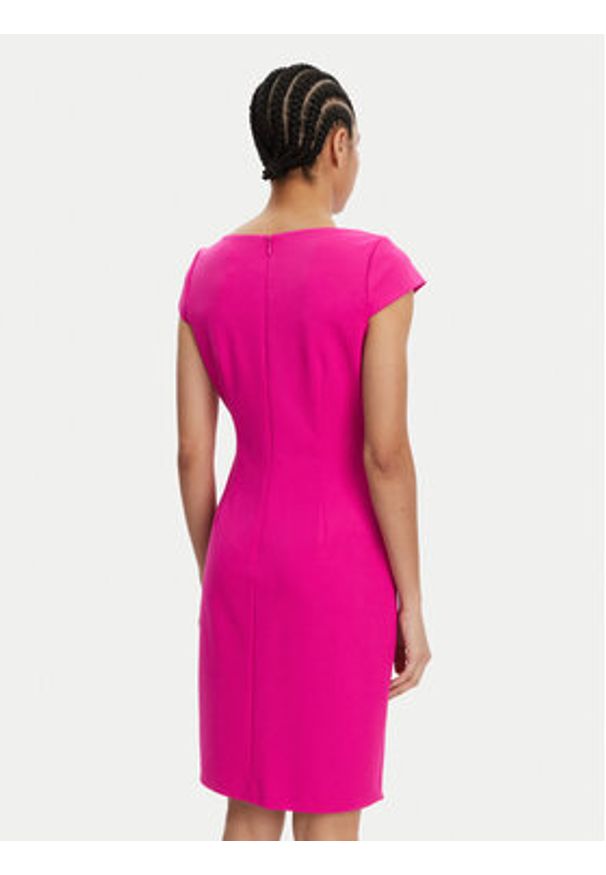 DKNY Sukienka koktajlowa DD5AC20B Różowy Slim Fit. Kolor: różowy. Materiał: syntetyk. Styl: wizytowy