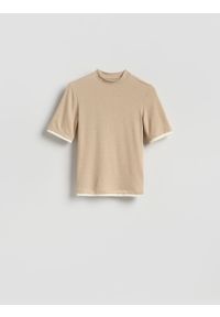 Reserved - T-shirt z wiskozą - beżowy. Kolor: beżowy. Materiał: wiskoza