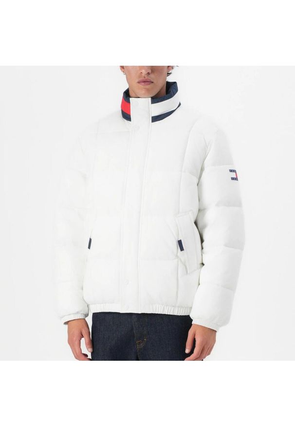 TOMMY HILFIGER - Kurtka TOMMY JEANS TJM DNA COLLAR PUFFR EXT Biały. Kolor: biały. Materiał: jeans