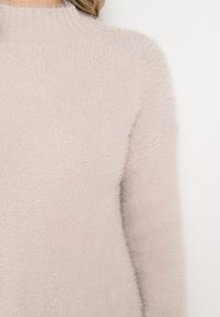 Born2be - Beżowy Sweter z Półgolfem i Dłuższym Włosiem Evassem. Kolor: beżowy. Materiał: dzianina. Długość rękawa: długi rękaw. Długość: długie #3