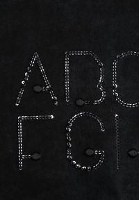 Born2be - Czarny Oversizowy T-shirt z Bawełny Zdobiony Haftem z Cekinami Pidella. Okazja: na co dzień. Kolor: czarny. Materiał: bawełna. Wzór: aplikacja, haft. Styl: elegancki, casual #6