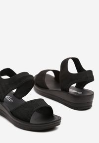 Renee - Czarne Sandały Wsuwane na Koturnie Tiamaeve. Okazja: na co dzień. Nosek buta: otwarty. Zapięcie: bez zapięcia. Kolor: czarny. Materiał: jeans. Obcas: na koturnie. Styl: casual #5