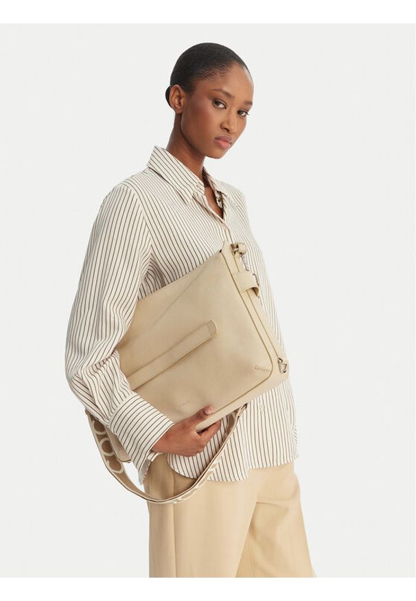 Coccinelle Torebka U6C Coccinellegretel E1 U6C 13 04 01 Beżowy. Kolor: beżowy. Materiał: skórzane