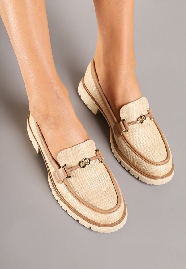 Renee - Beżowo-Brązowe Mokasyny z Klamrą Morira. Okazja: na co dzień. Zapięcie: klamry. Kolor: brązowy. Materiał: jeans. Styl: klasyczny, elegancki, casual