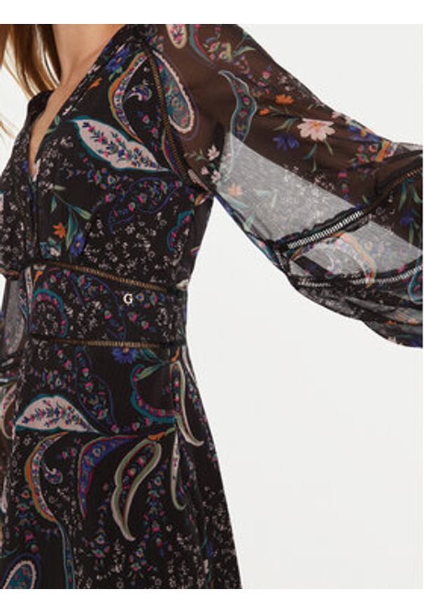 Guess Sukienka codzienna Yvette W4BK29 WDW82 Czarny Regular Fit. Okazja: na co dzień. Kolor: czarny. Materiał: syntetyk. Typ sukienki: proste. Styl: casual