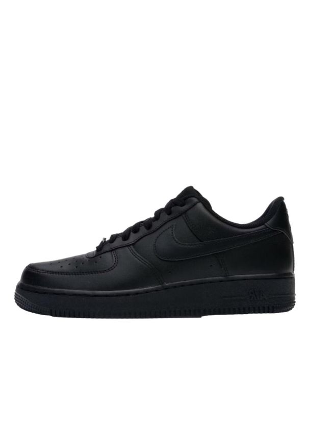 Buty do chodzenia męskie Nike Air Force 1 07. Zapięcie: sznurówki. Kolor: czarny. Materiał: materiał, syntetyk, tkanina, skóra. Szerokość cholewki: normalna. Model: Nike Air Force. Sport: turystyka piesza