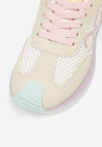 Born2be - Różowe Sneakersy Ozdobione Geometrycznym Motywem Icebluff. Okazja: na co dzień. Kolor: różowy. Materiał: jeans. Wzór: geometria, aplikacja #7