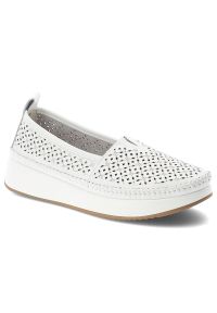 Półbuty damskie Filippo, cholewka ze skóry naturalnej licowej wsuwany fason zabudowany przód, białe, DP4555/26. Okazja: na co dzień. Kolor: biały. Materiał: skóra. Szerokość cholewki: normalna. Sezon: wiosna, lato. Styl: casual #1