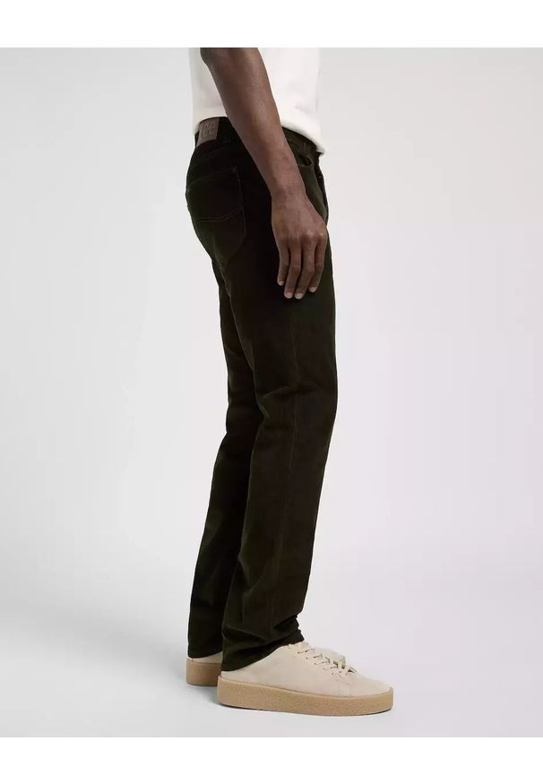Lee - MESKIE SPODNIE MATERIALOWE LEE SLIM FIT MVP OLIVE NIGHT 112370601