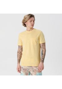 Sinsay - Koszulka z kieszenią - Żółty. Kolor: żółty