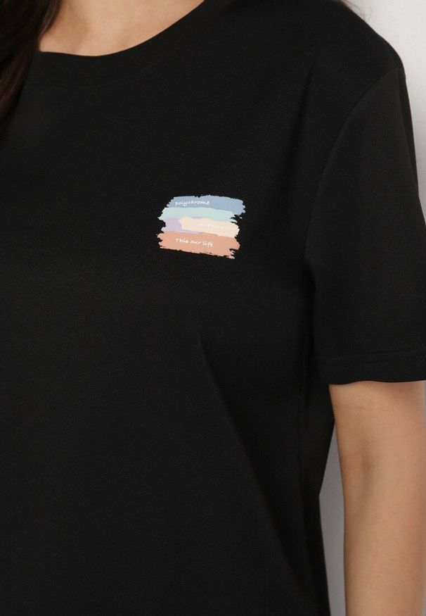 Born2be - Czarny T-shirt z Małym Nadrukiem Tenalera. Okazja: na co dzień. Kolor: czarny. Wzór: nadruk. Styl: klasyczny, casual, elegancki