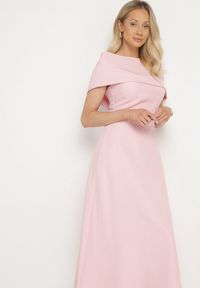 Born2be - Różowa Sukienka o Rozkloszowanym Kroju na Ramiączkach z Wywijanym Dekoltem Jenathia. Okazja: na studniówkę, na ślub cywilny, na wesele, na imprezę. Kolor: różowy. Długość rękawa: na ramiączkach #2