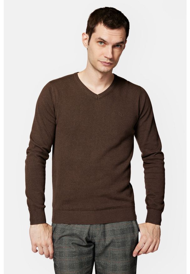 Lancerto - Sweter Brązowy z Bawełną w Serek Anthony. Typ kołnierza: dekolt w serek. Kolor: brązowy. Materiał: bawełna, elastan