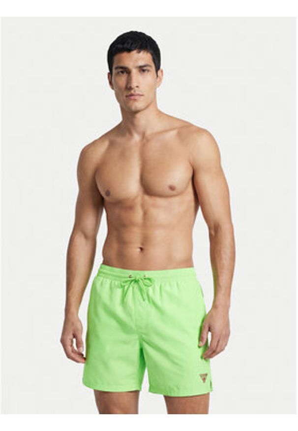 Guess Szorty kąpielowe F6GT24 WG282 MEDIUM Zielony Regular Fit. Kolor: zielony. Materiał: syntetyk