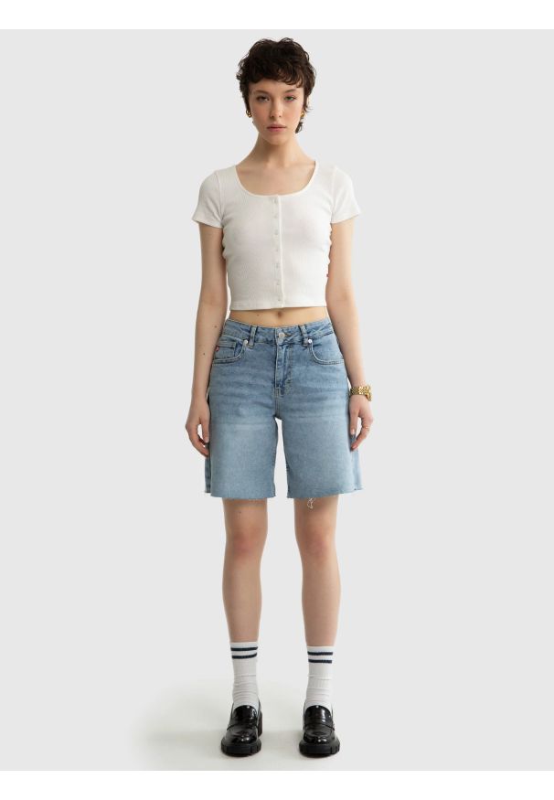 Big-Star - Szorty damskie jeansowe o luźnym kroju z kolekcji Authentic niebieskie Authentic 291. Okazja: na co dzień, na spacer. Kolor: niebieski. Materiał: jeans. Sezon: lato. Styl: wakacyjny, klasyczny, casual