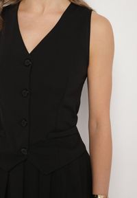 Born2be - Czarna Sukienka Góra w Stylu Kamizelki i Rozkloszowany Dół Eviraia. Okazja: na co dzień. Typ kołnierza: dekolt w kształcie V. Kolor: czarny. Typ sukienki: rozkloszowane. Styl: klasyczny, casual #5