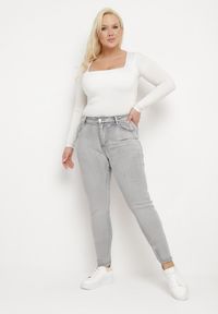 Born2be - Szare Jeansy Push Up o Dopasowanym Fasonie Taxadia. Okazja: na co dzień. Kolor: szary. Styl: casual, elegancki