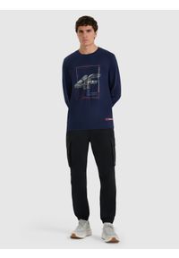 4f - 4F Longsleeve regular z nadrukiem męski - granatowy M. Kolor: niebieski. Materiał: materiał, bawełna. Długość rękawa: długi rękaw. Długość: długie. Wzór: nadruk