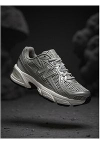 New Balance Sneakersy U740SG2 W Srebrny. Kolor: srebrny. Materiał: materiał #2