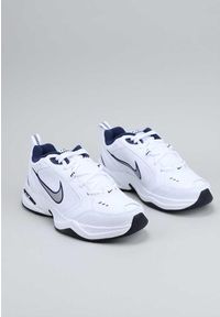 Buty do chodzenia męskie Nike Air Monarch IV. Zapięcie: sznurówki. Kolor: biały, wielokolorowy, niebieski. Materiał: tkanina, materiał, skóra, syntetyk. Szerokość cholewki: normalna. Sport: turystyka piesza