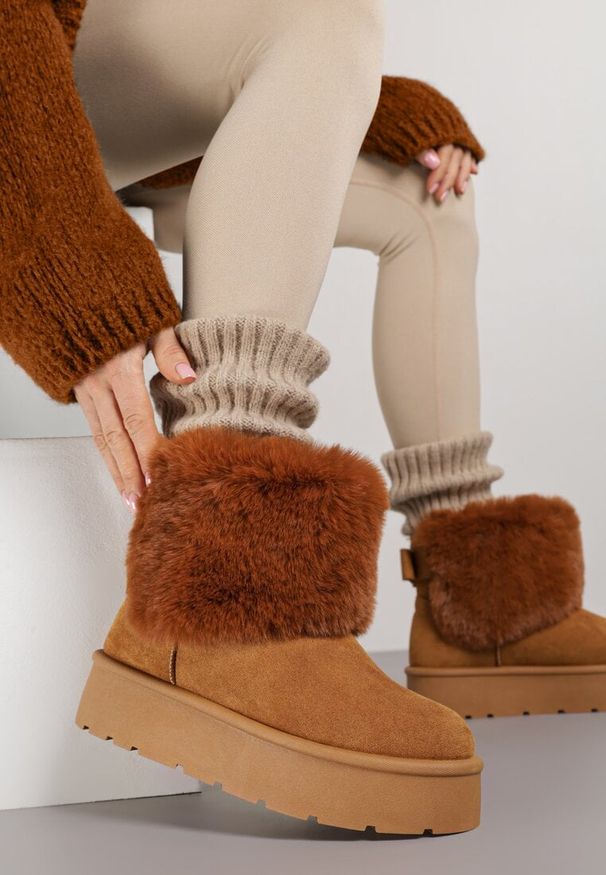 Born2be - Jasnobrązowe Śniegowce za Kostkę Mocno Ocieplane z Futerkiem na Platformie Reilanna. Okazja: na co dzień, na spacer. Wysokość cholewki: za kostkę. Kolor: brązowy. Materiał: futro. Obcas: na platformie. Styl: casual, klasyczny, elegancki