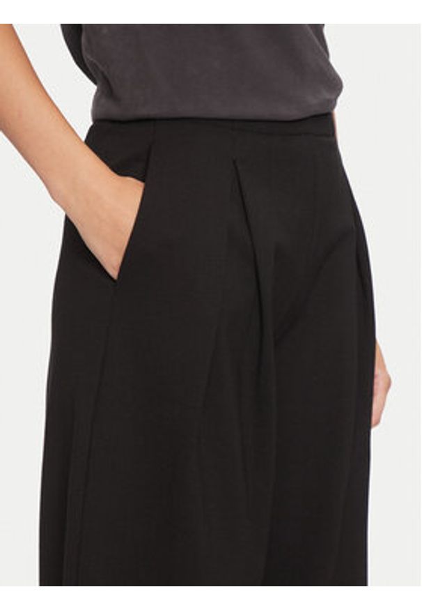 Deha Kuloty D12676 Czarny Loose Fit. Kolor: czarny. Materiał: wiskoza, syntetyk